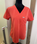 Figs FW1000 Catarina‎ One-Pocket Scrub Top Women's Coral Orange Small Medical Photo 0