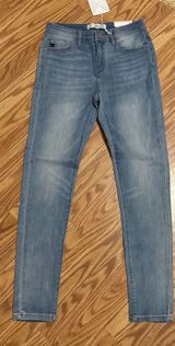 KanCan Estilo Mid Rise Super Skinny Jeans in Light Wash size 7/27 Photo 0
