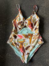 Aerie Women’s Medium Floral Cut Out One Piece Ruffle Swimsuit Twist Photo 0