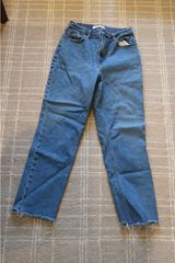 Abercrombie High-Rise Jeans Curve Love 90s Photo 0