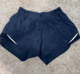 Lululemon Hottty Hot 2.5 Shorts Black Size 4 Photo 0