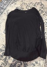 black v neck top Photo 0