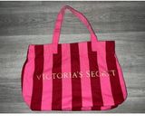 Victoria's Secret travel tote Photo 0