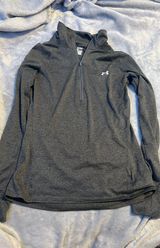 Under Armour Top Long Sleeve Athletic Photo 0