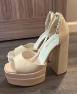 Dream Pairs High Heels Photo 0