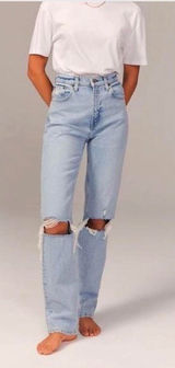 Abercrombie & Fitch The 90’s Straight Ultra High Rise 2 Short Photo 0