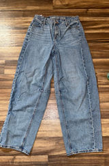 American eagle barrel jeans  Photo 0