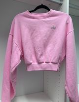 Alo Cropped Yoga Crewneck Accolade Sweet Pink Photo 0