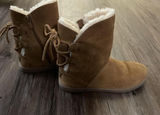 Koolaburra by UGG Sz 6 Shazi Short Boot Shearling Fur Brown Photo 0