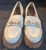 Cushionare Chic Cream Loafers with Gold Accent Photo 0