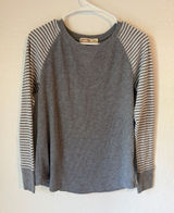 Faded Glory Gray Thermal Raglan Top with Striped Sleeves Photo 0
