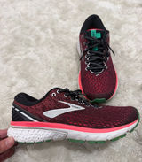 Brooks Ghost 11 Women's Running Shoes in black with vibrant pink size 8 Photo 0