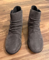Clarks Cloudsteppers Sillian Tino Grey Ruched Ankle Boots‎ Sz 8 Photo 0