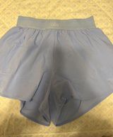 Alo Yoga Shorts Photo 0