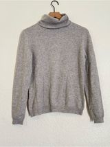 Reformation turtle neck cashmere sweater Photo 0
