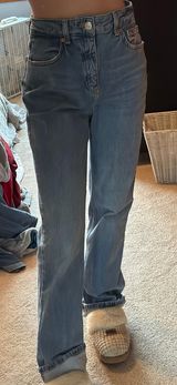 Mom Jeans Photo 0