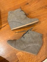 Toms Colette Dark Taupe Lace-Up Ankle Wedge Booties Size 6 Photo 0