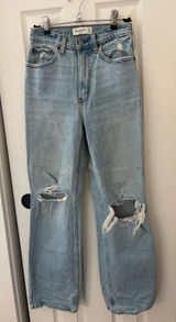 Abercrombie 90s Relaxed High-Rise Jeans Photo 0