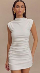 White dress Photo 0