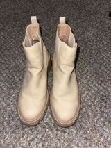 Tan boots Size 8 Photo 0