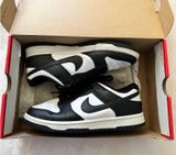 Nike Panda Dunk Low Photo 0