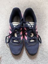Size 7 Adidas Sambas Photo 0