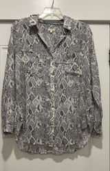 Anthropologie Pilcro Snake Print Button Up Shirt Top Tunic Sz Large Gray Modern Photo 0