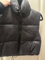 Black puffer vest Photo 0