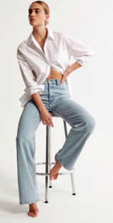 👖‎ Abercrombie & Fitch Curve Love 90s Relaxed Jeans Light Wash Size 31 / 12 👖 Photo 0