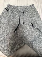 Under Armour Sweatpants Photo 0