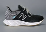 New Balance Women's Fresh Foam Roav T-Shirt Black/Gray Sneakers Size 9.5B Photo 0