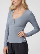 Vuori Ribbed Long Sleeve Henley Top Blue Gray Size M Stretch Athleisure Photo 0