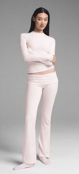 SKIMS Barely Pink Foldover Pants M Photo 0
