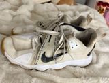 Nike Volleyball Shoes Photo 0