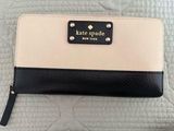 Kate Spade Wallet Photo 0