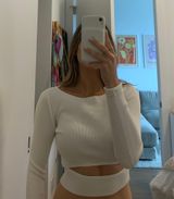 Aritzia long sleeve top Photo 0