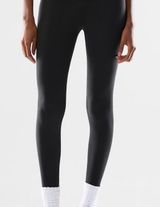 Aritzia BUTTER Cheeky Hi-Rise 24" Legging Photo 0