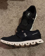 On Cloud Running Shoes Photo 0