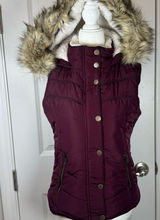 Aéropostale Sherpa Lined Puffer Vest Medium Burgundy Faux Fur Hood Winter Photo 0