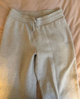 Aritzia Grey Sweatpants TNA Photo 0