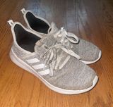 Sneakers Photo 0
