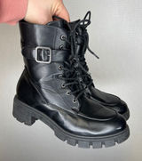 Sincerely Jules Eastbridge Black Combat Lug Sole‎ Buckle Boots F33962 Womens 9M Photo 0