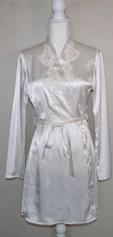 PINK - Victoria's Secret Vintage Y2k White Silky Embroidered Robe - Size Small Photo 0