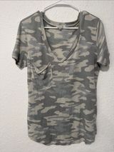 Z SUPPLY Soft Camo Womens T-Shirt Size Medium Photo 0