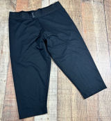 PINK Victoria's Secret Large Black Ultimate Cropped Leggings Capri Gym Workout Photo 0
