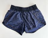 Lululemon women blue stripe print shorts 6 Photo 0