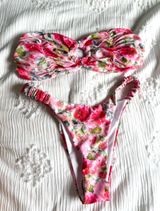 Bikini Photo 0