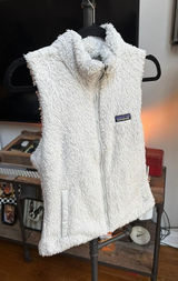 Patagonia Women's Los Gatos Vest in Birch White featuring a high-pile fleece XS Photo 0