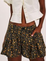 Shorts Photo 0