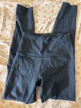 dark teal color lululemon wunder train 23 inch leggings Photo 0